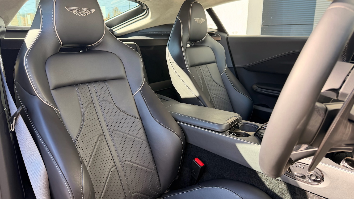 Used Aston Martin Vantage 2025 for sale - 76186966: Photo 12