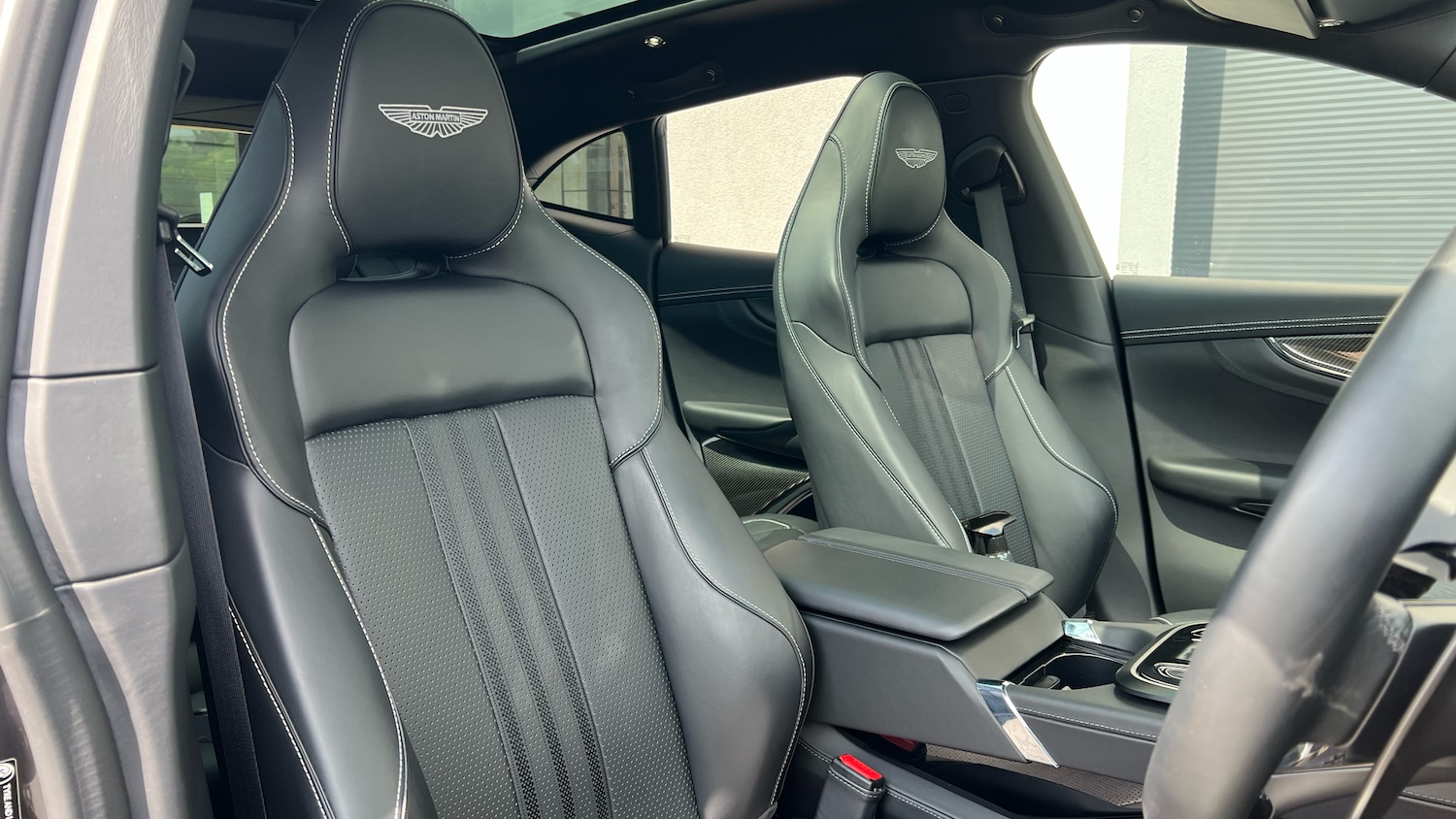 Used Aston Martin DBX 2024 for sale - 76910974: Photo 12