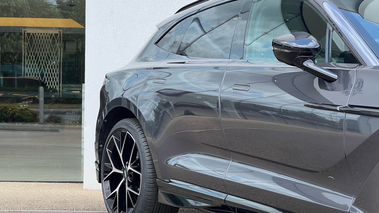 Used Aston Martin DBX 2024 for sale - 76910974: Photo 17