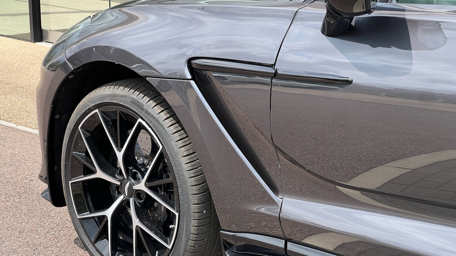 Used Aston Martin DBX 2024 for sale - 76910974: Photo 9