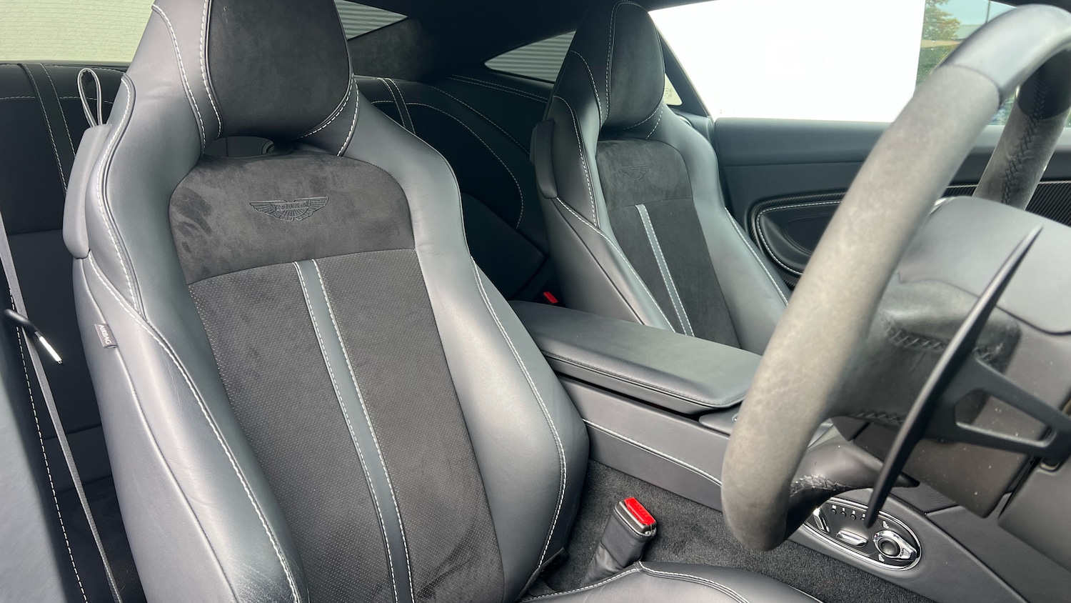 Used Aston Martin DB11 for sale - 76951272: Photo 12