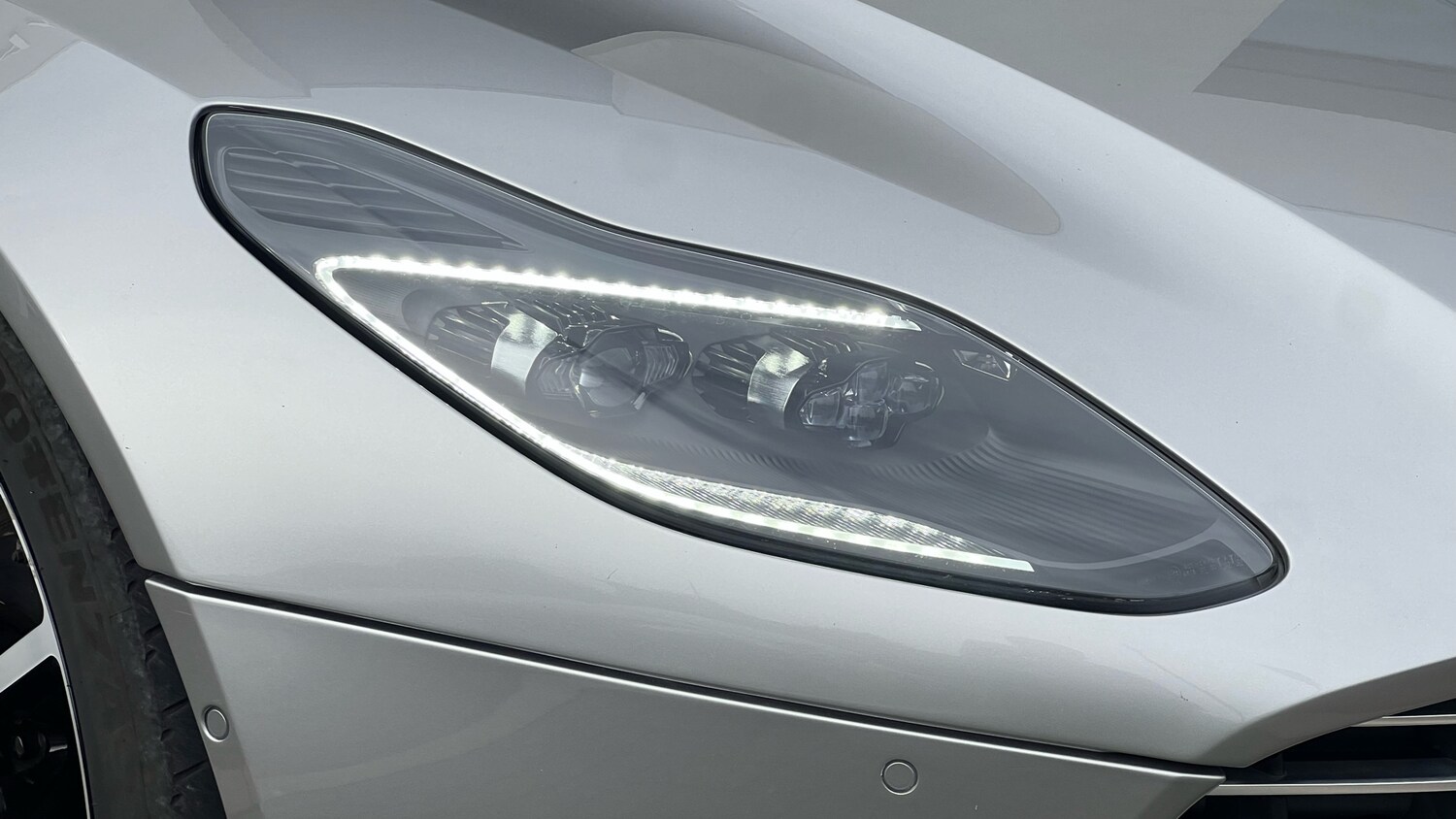 Used Aston Martin DB11 for sale - 76951272: Photo 16