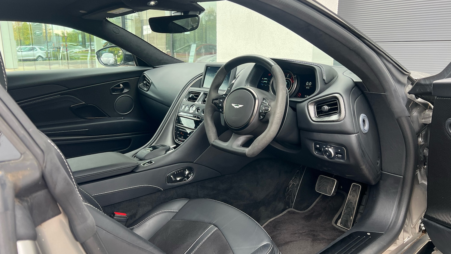 Used Aston Martin DB11 for sale - 76951272: Photo 3