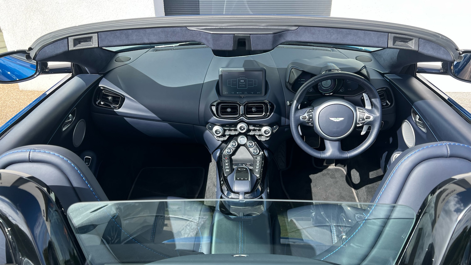 Used Aston Martin Vantage 2022 for sale - 75899045: Photo 10