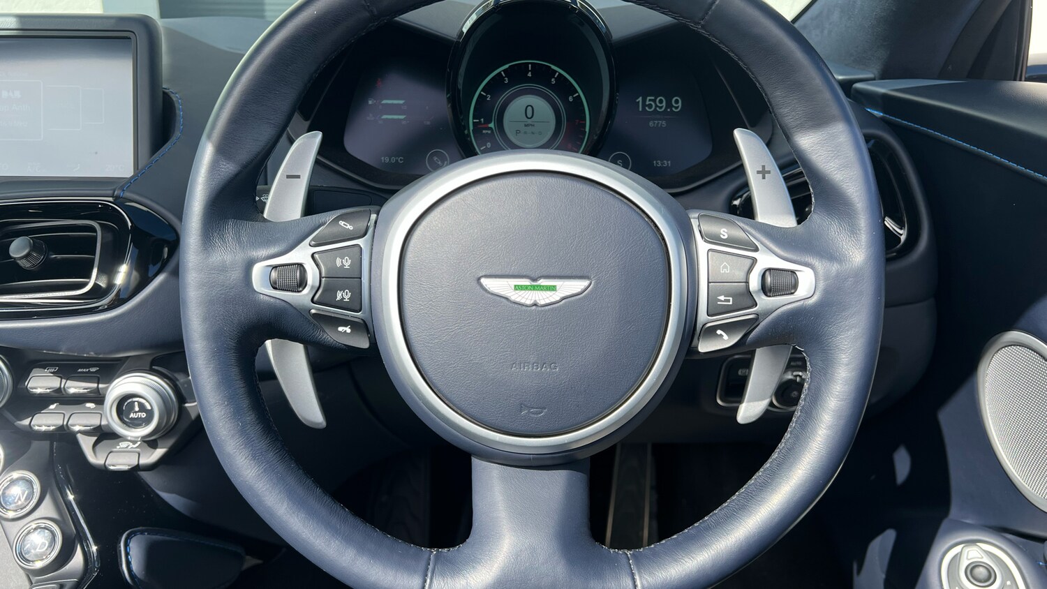 Used Aston Martin Vantage 2022 for sale - 75899045: Photo 11