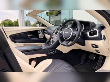 Used Aston Martin DB11 2018 for sale - 78545572: Photo