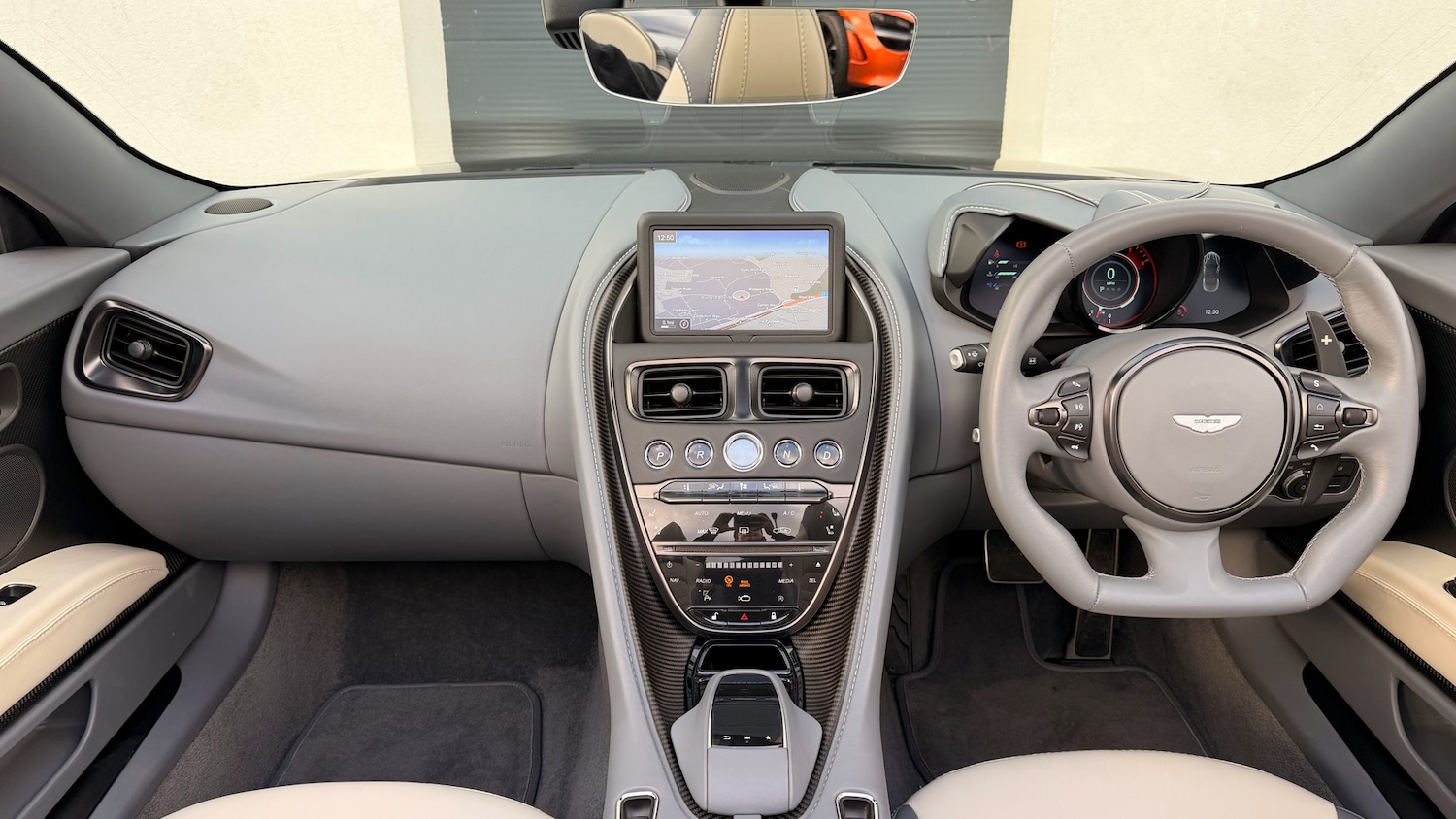 Used Aston Martin DBS 2021 for sale - 76712337: Photo 10