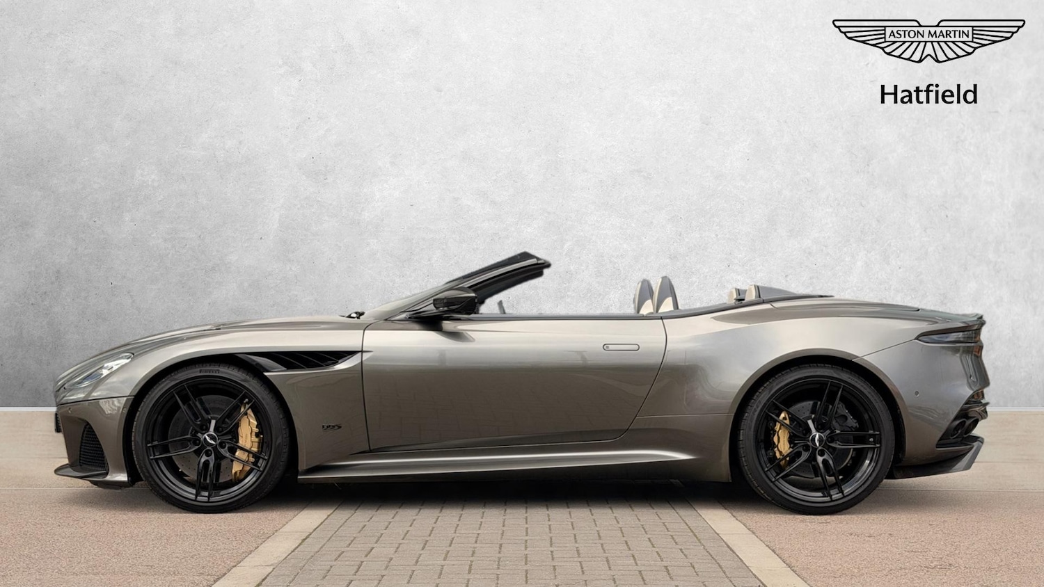 Used Aston Martin DBS 2021 for sale - 76712337: Photo 13