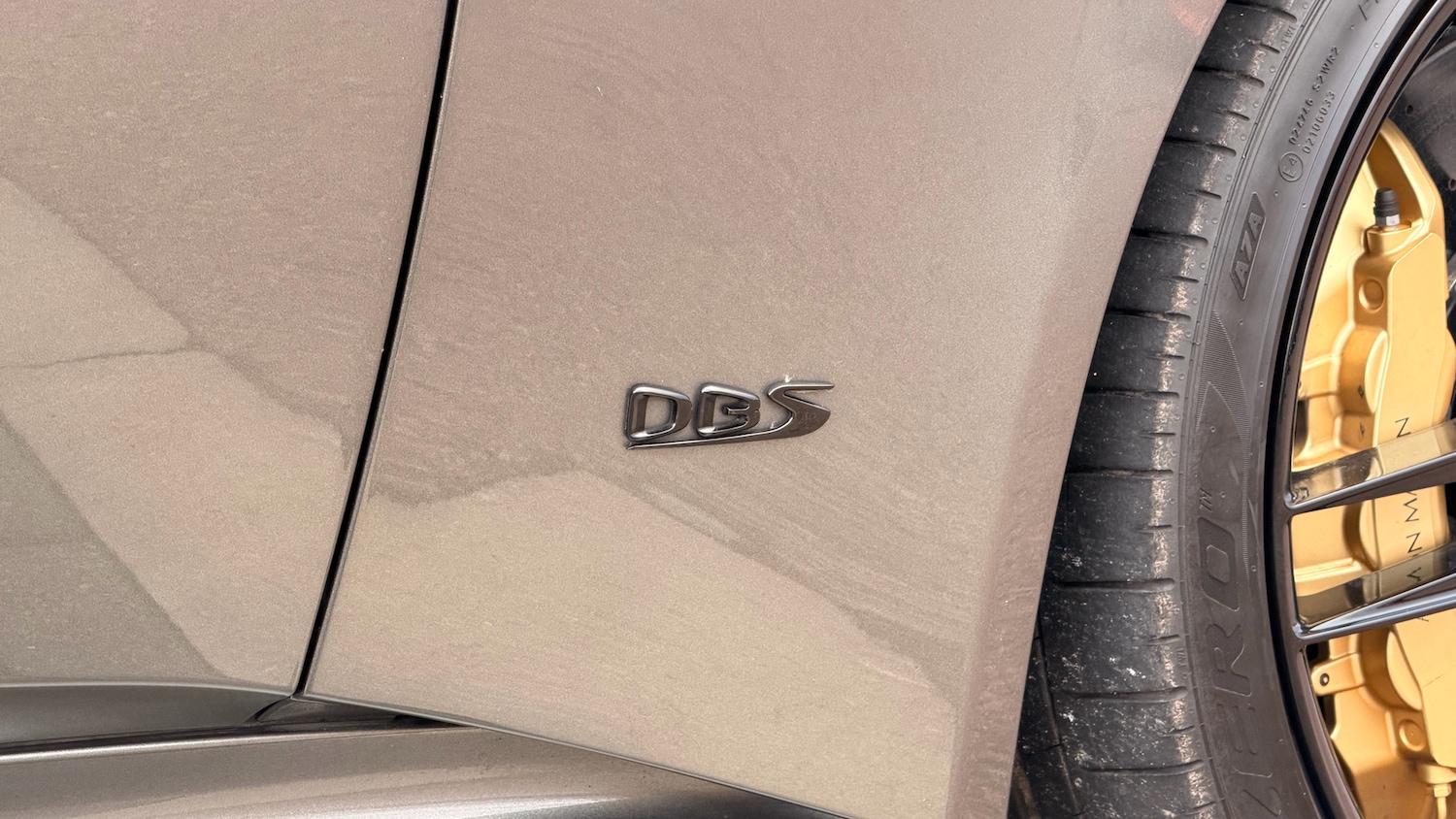 Used Aston Martin DBS 2021 for sale - 76712337: Photo 19