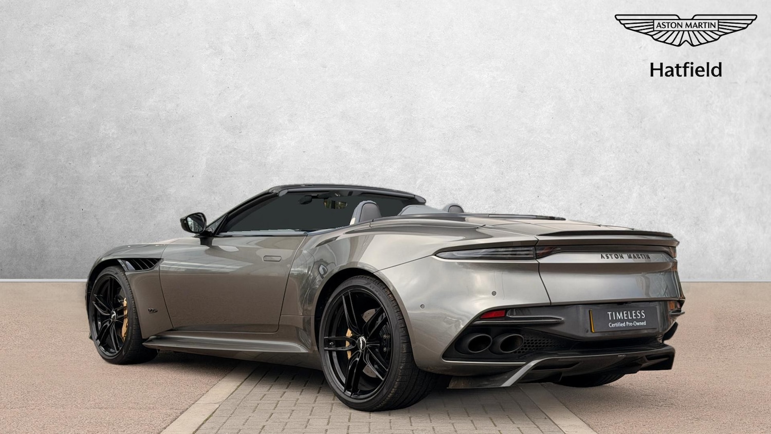 Used Aston Martin DBS 2021 for sale - 76712337: Photo 2