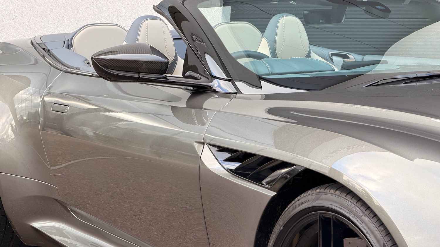 Used Aston Martin DBS 2021 for sale - 76712337: Photo 23