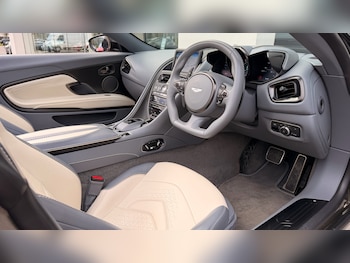 Used Aston Martin DBS 2021 for sale - 76712337: Photo