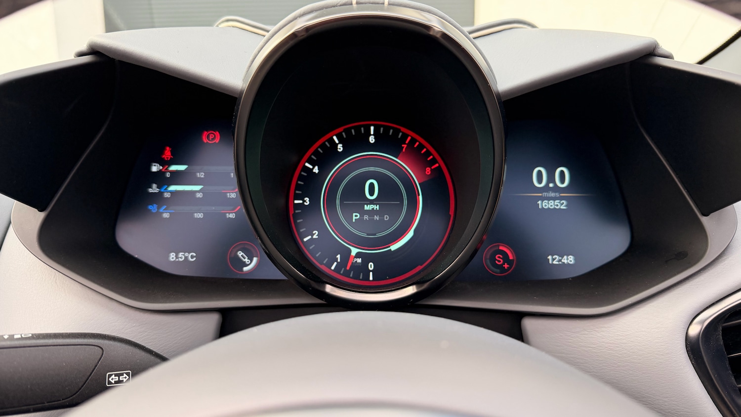 Used Aston Martin DBS 2021 for sale - 76712337: Photo 6