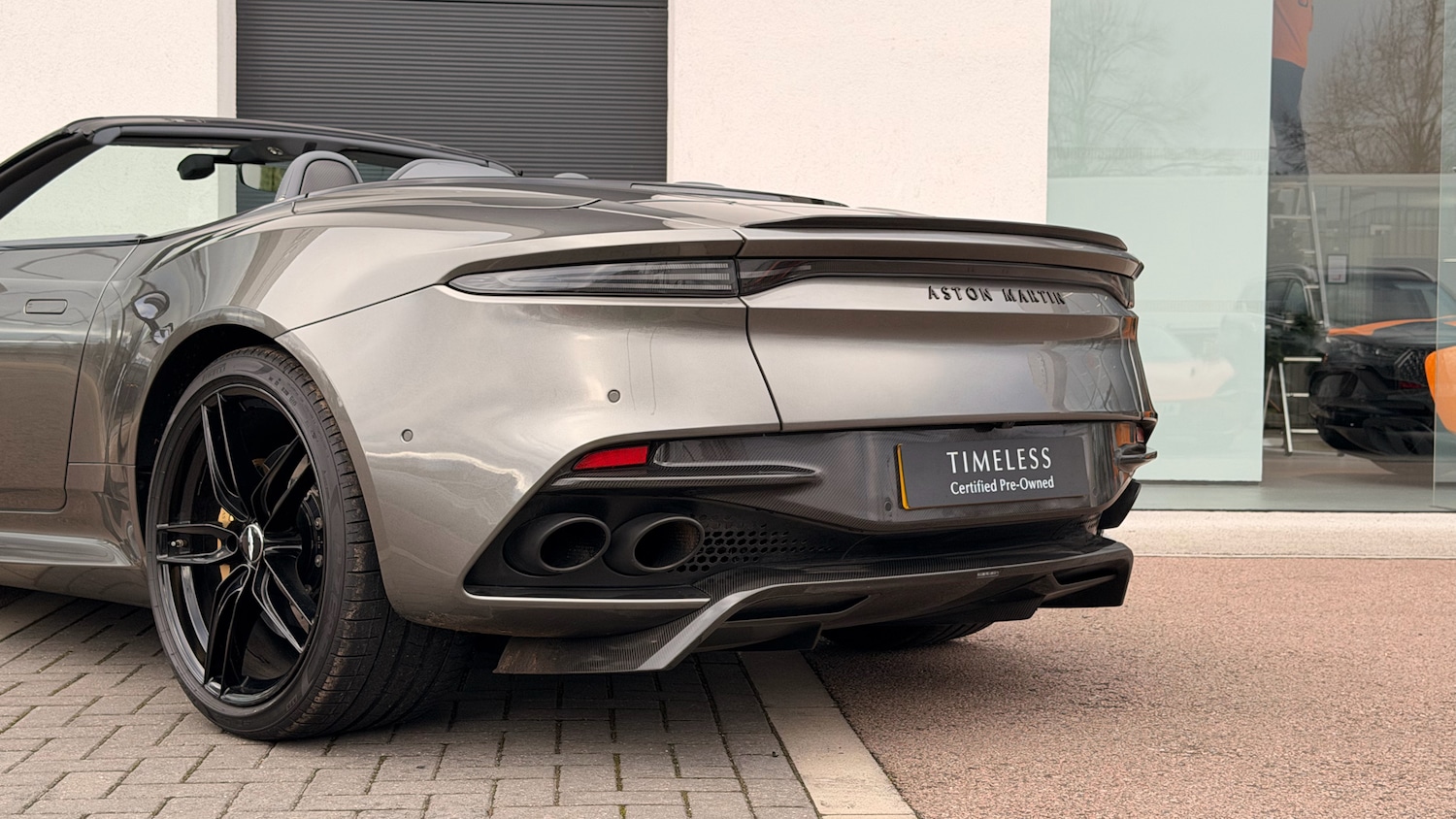 Used Aston Martin DBS 2021 for sale - 76712337: Photo 8