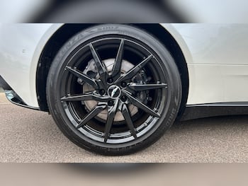 Used Aston Martin DB11 2017 for sale - 79739944: Photo