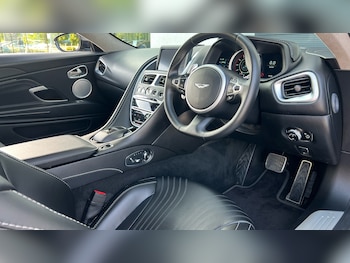 Used Aston Martin DB11 2019 for sale - 75530200: Photo