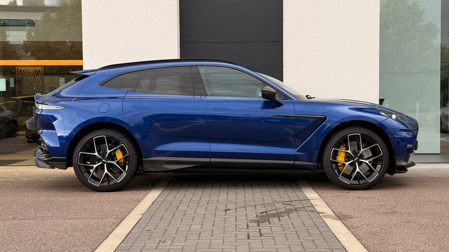 Used Aston Martin DBX 2025 for sale - 77937734: Photo 15