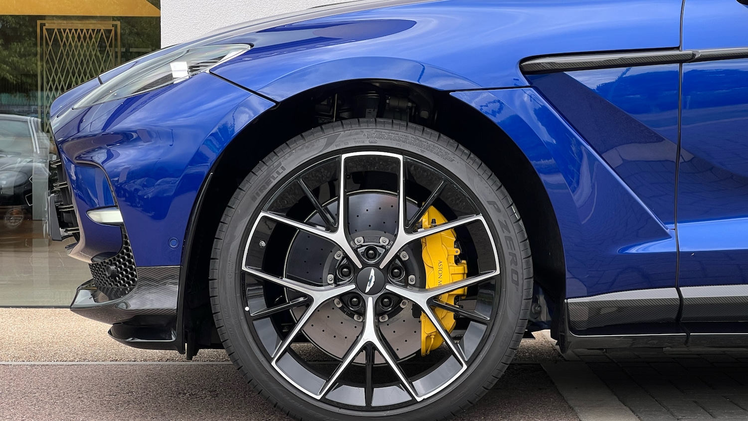 Used Aston Martin DBX 2025 for sale - 77937734: Photo 4