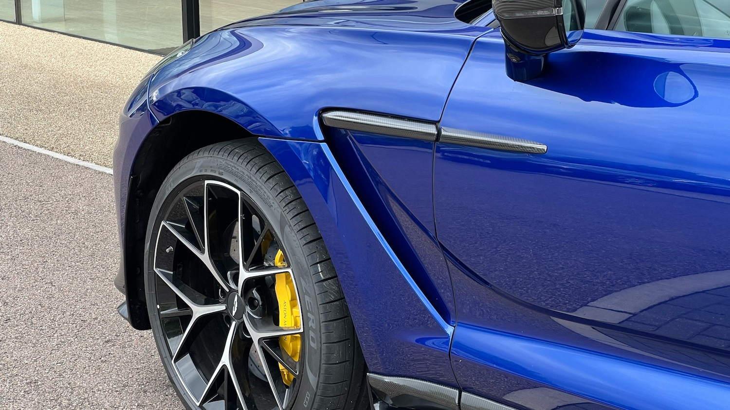 Used Aston Martin DBX 2025 for sale - 77937734: Photo 9