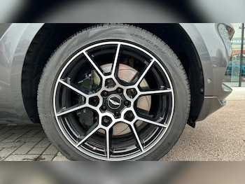 Used Aston Martin DBX 2021 for sale - 79246263: Photo