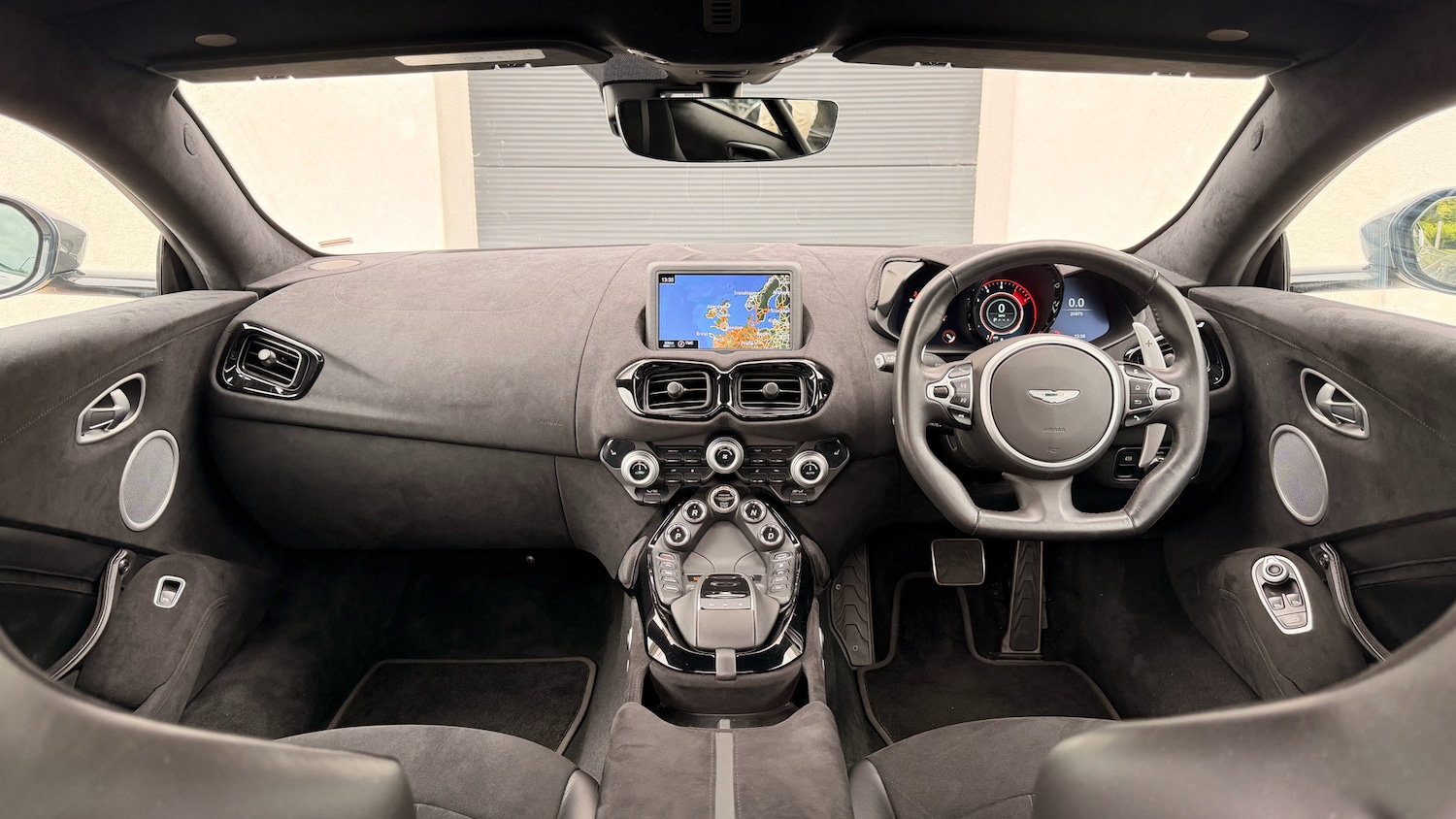 Used Aston Martin Vantage 2019 for sale - 76082125: Photo 10