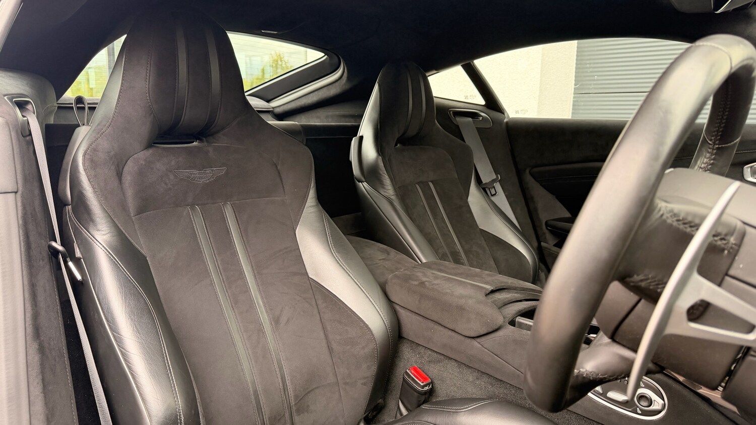 Used Aston Martin Vantage 2019 for sale - 76082125: Photo 12