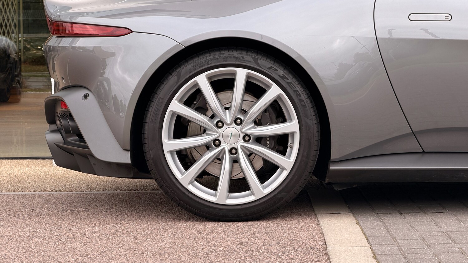 Used Aston Martin Vantage 2019 for sale - 76082125: Photo 16