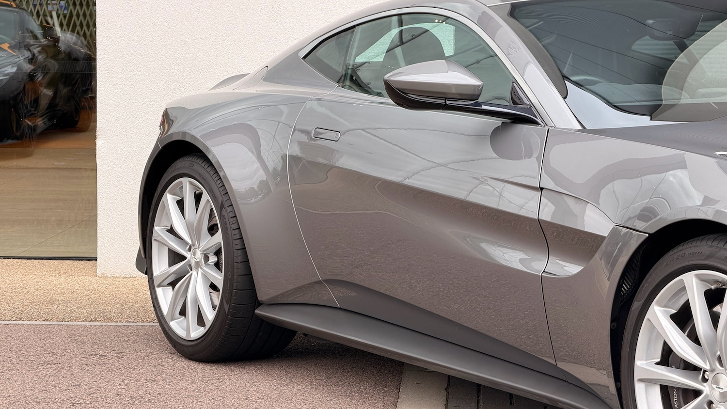 Used Aston Martin Vantage 2019 for sale - 76082125: Photo 19