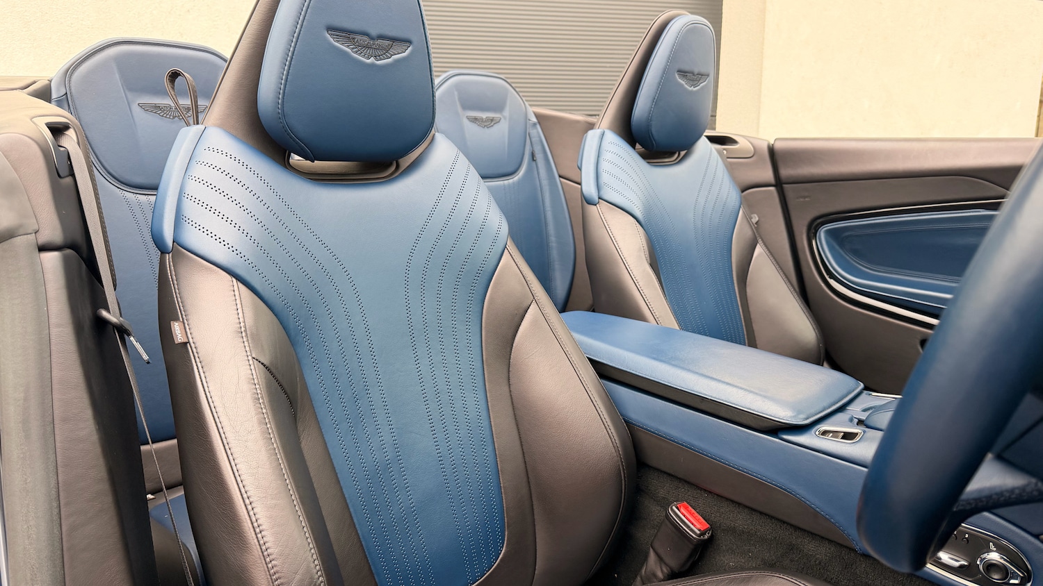 Used Aston Martin DB11 2018 for sale - 76257866: Photo 12