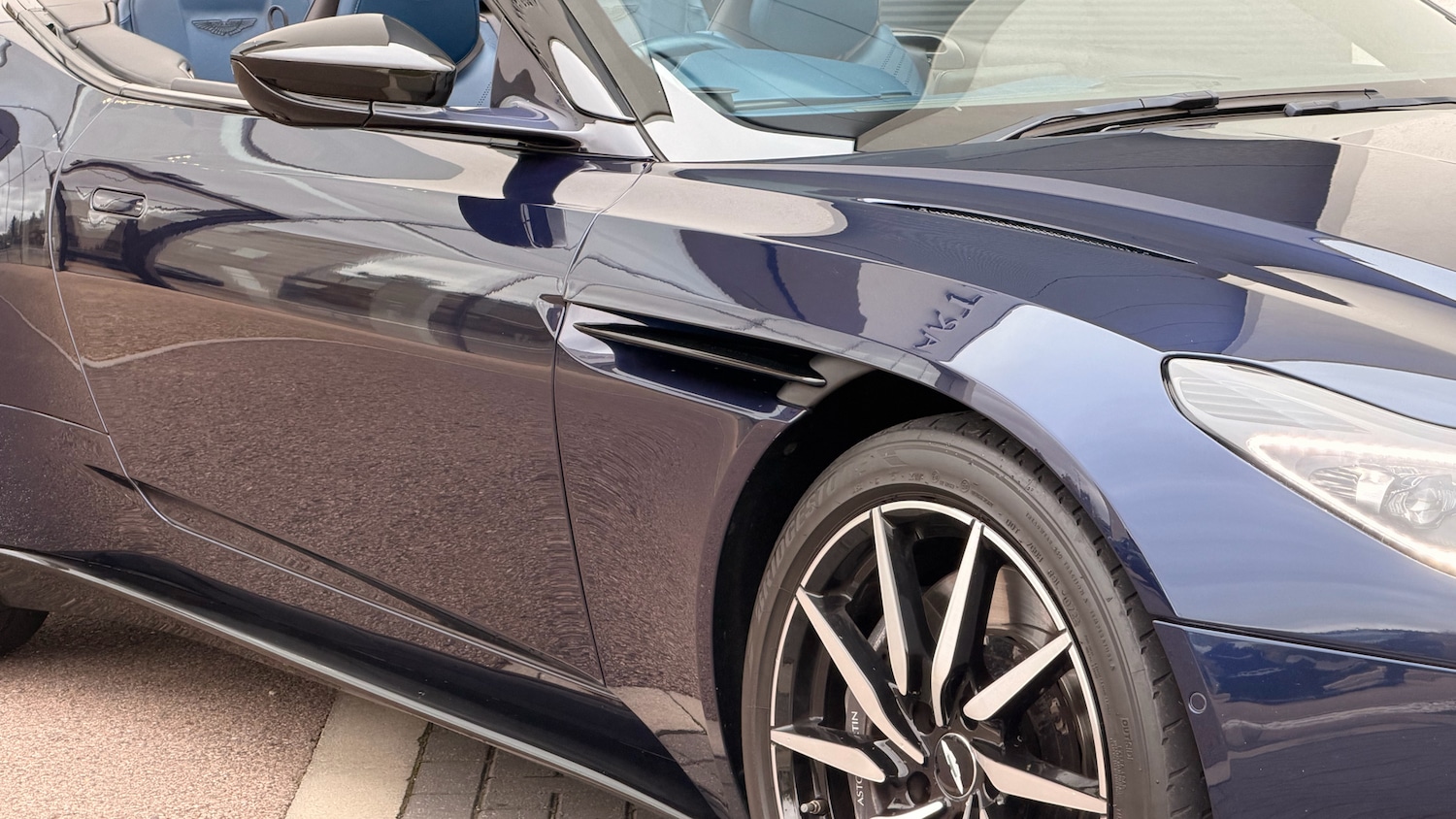 Used Aston Martin DB11 2018 for sale - 76257866: Photo 15