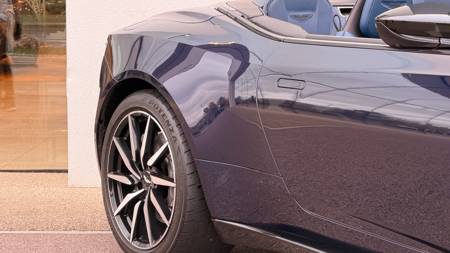 Used Aston Martin DB11 2018 for sale - 76257866: Photo 17