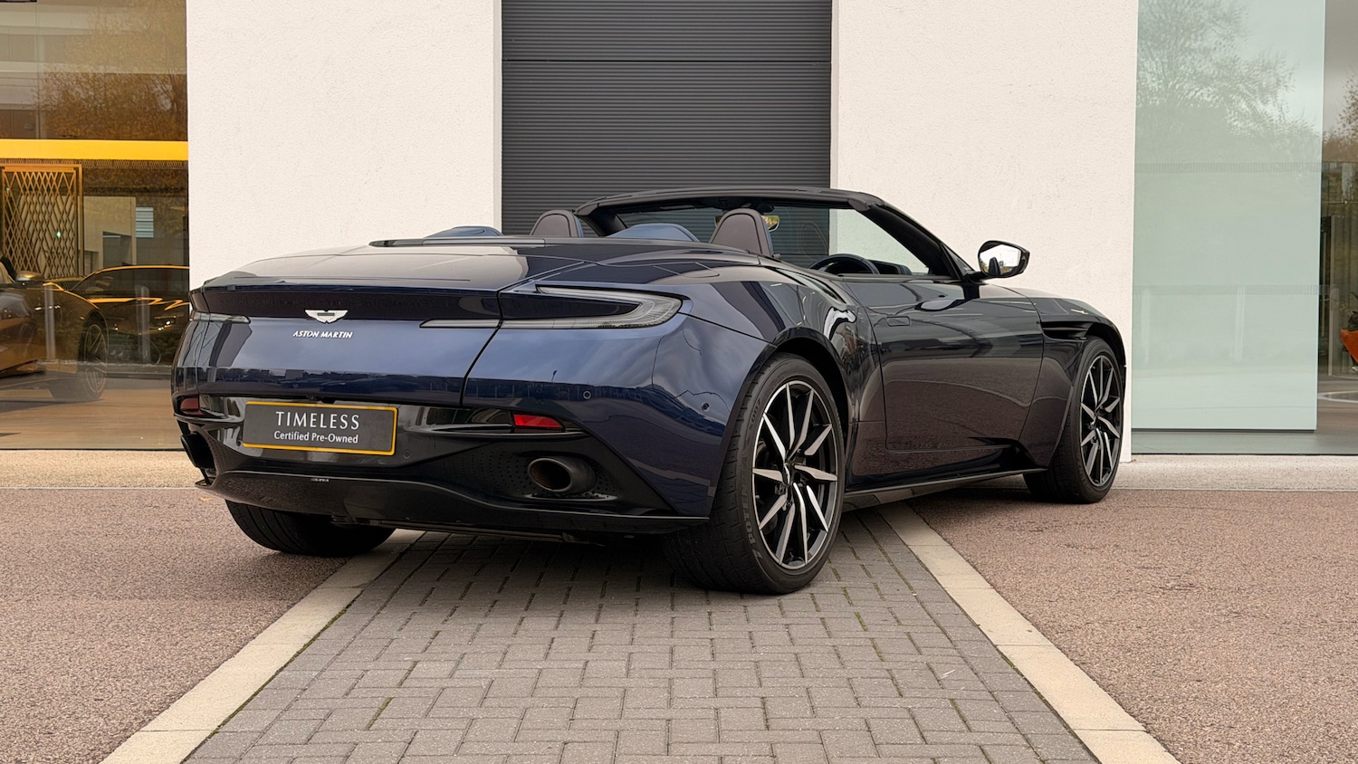 Used Aston Martin DB11 2018 for sale - 76257866: Photo 23