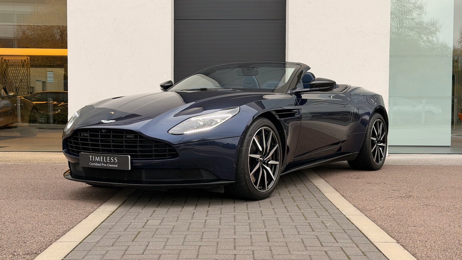 Used Aston Martin DB11 2018 for sale - 76257866: Photo 25