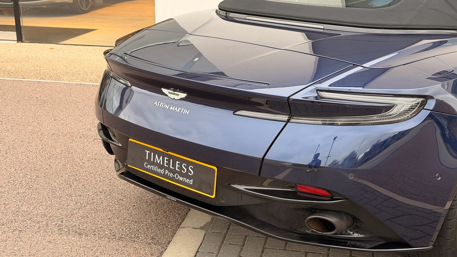 Used Aston Martin DB11 2018 for sale - 76257866: Photo 8