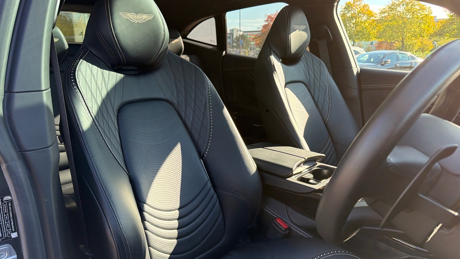 Used Aston Martin DBX 2024 for sale - 76106984: Photo 12