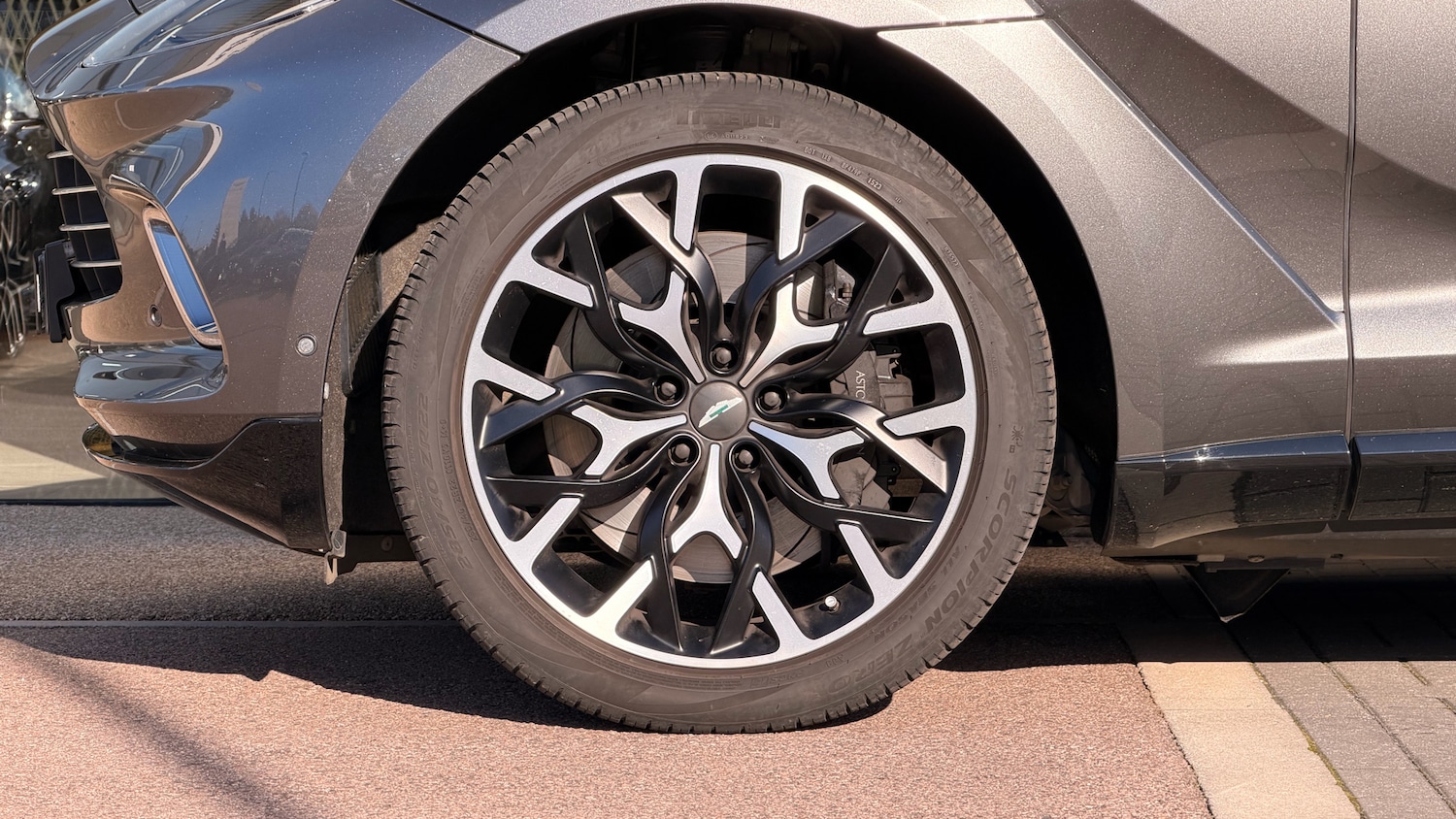 Used Aston Martin DBX 2024 for sale - 76106984: Photo 4