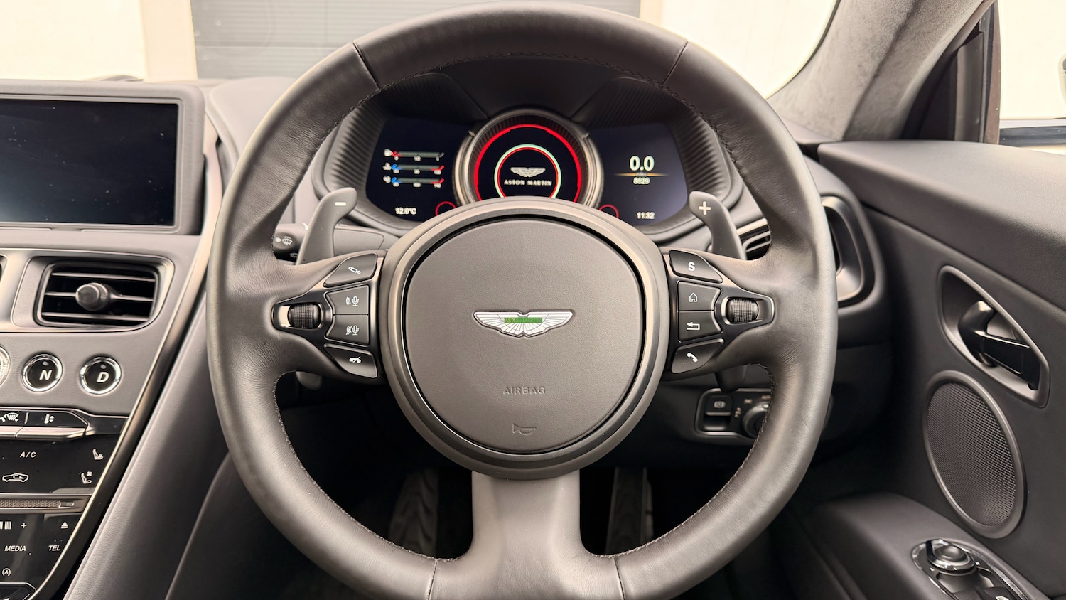 Used Aston Martin DB11 2022 for sale - 76836823: Photo 11