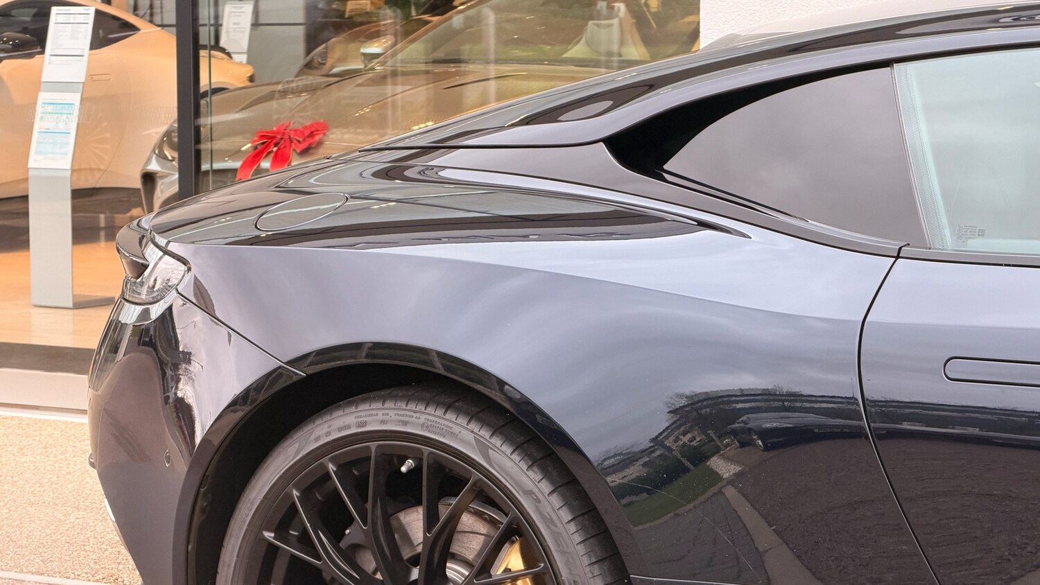 Used Aston Martin DB11 2022 for sale - 76836823: Photo 17