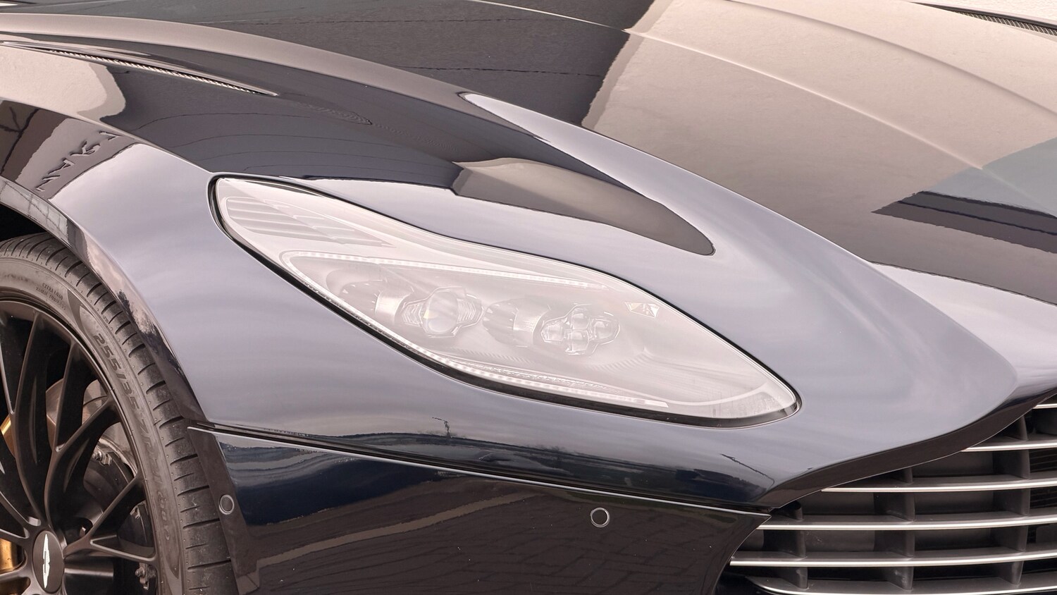 Used Aston Martin DB11 2022 for sale - 76836823: Photo 19