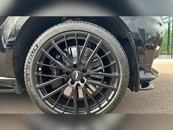 Used Aston Martin DBX 2024 for sale - 79267032: Photo