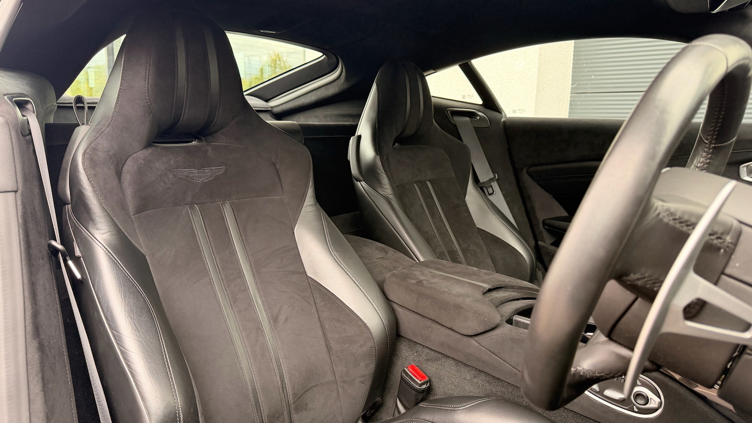 Used Aston Martin Vantage 2019 for sale - 76910975: Photo 12