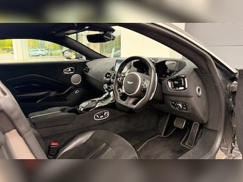 Used Aston Martin Vantage 2019 for sale - 76910975: Photo