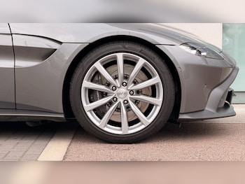 Used Aston Martin Vantage 2019 for sale - 76910975: Photo