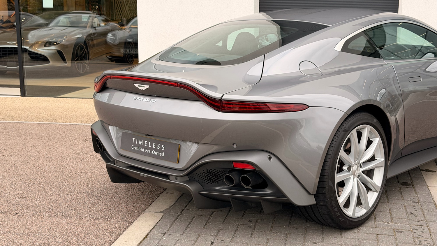 Used Aston Martin Vantage 2019 for sale - 76910975: Photo 8