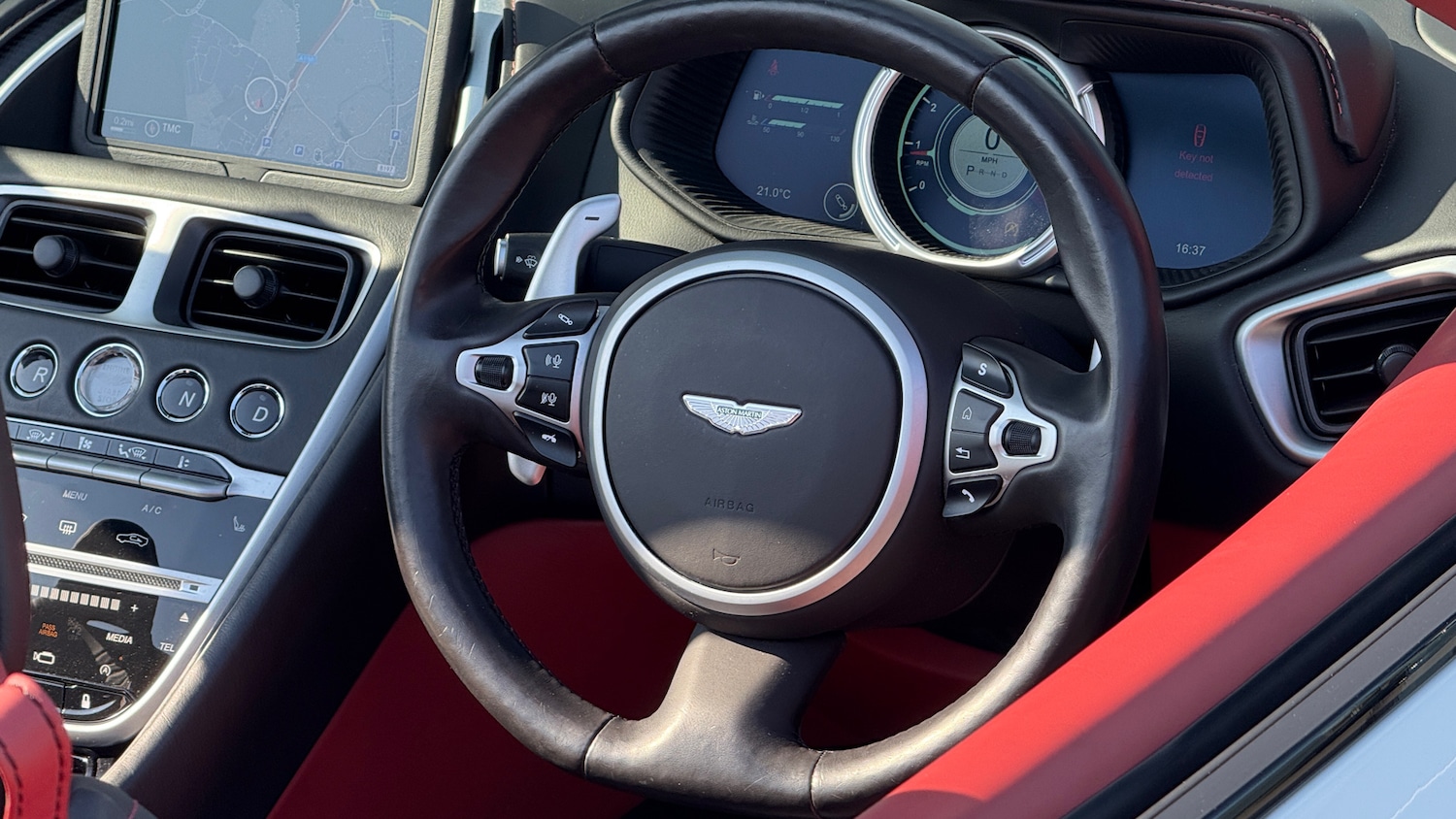 Used Aston Martin DB11 2018 for sale - 77303542: Photo 20