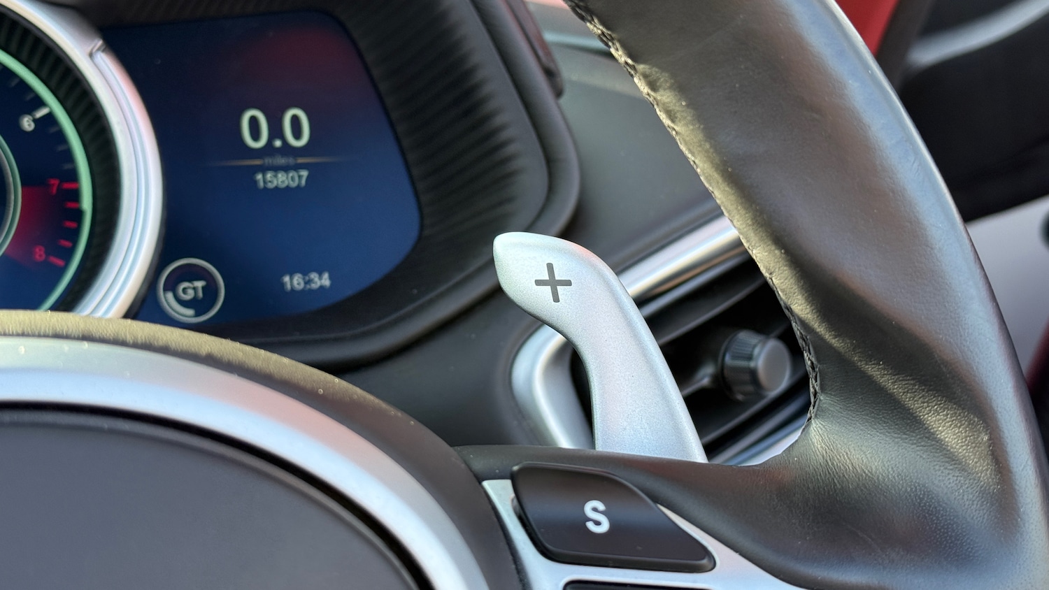 Used Aston Martin DB11 2018 for sale - 77303542: Photo 23