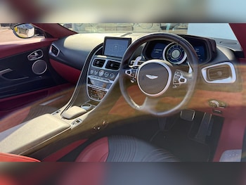 Used Aston Martin DB11 2018 for sale - 77303542: Photo