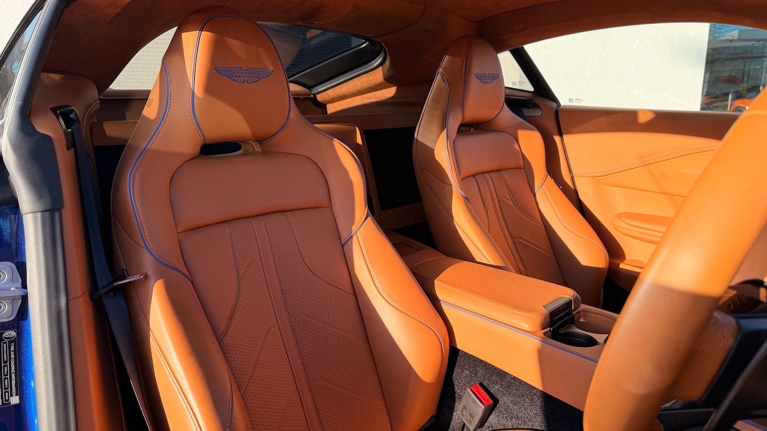 Used Aston Martin Vantage 2025 for sale - 77107543: Photo 12