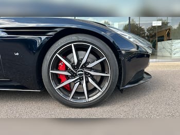 Used Aston Martin DB11 2017 for sale - 79687144: Photo