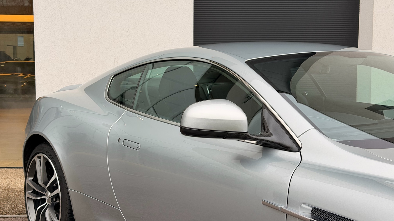 Used Aston Martin DBS 2010 for sale - 77329053: Photo 17